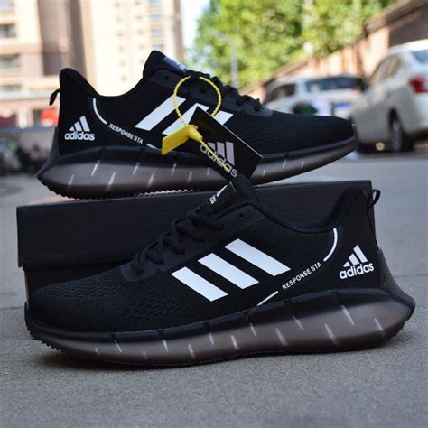 sepatu adidas ceweknya